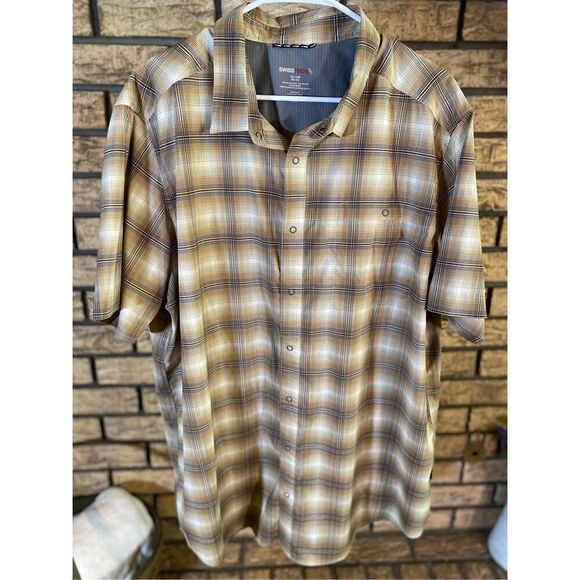 Swiss Tech Men’s Button Up Shirt - Picture 1 of 5